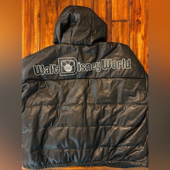 Disney Parks Walt Disney World Black Puffy Puffer Jacket Faux Leather Size XL - Picture 2 of 6